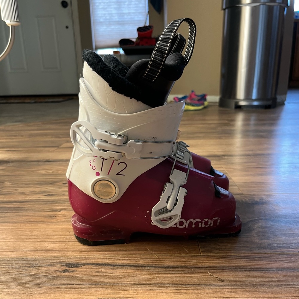 Salomon Kids Ski Boot T2 in White and Pink